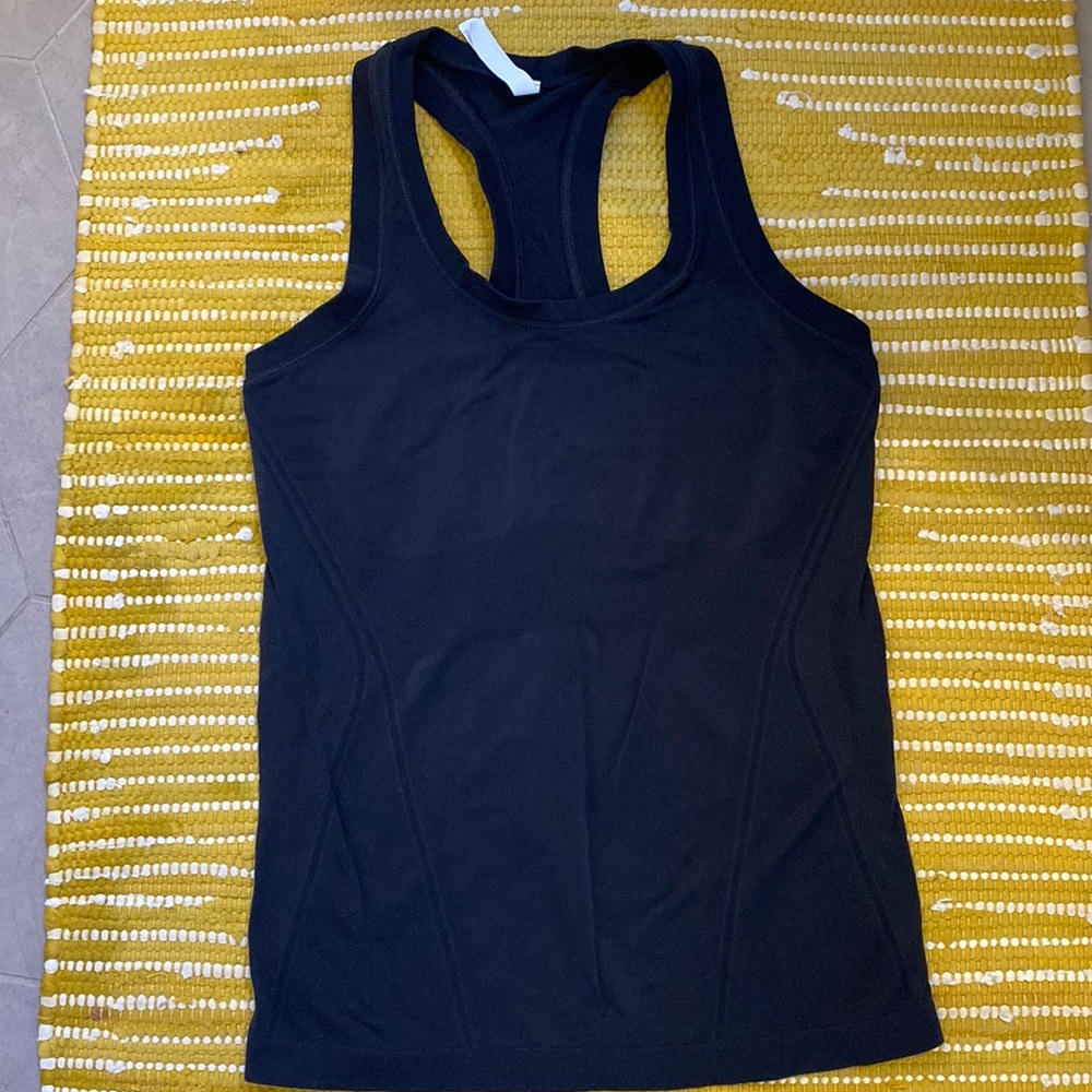 Athleta Momentum Tank Small